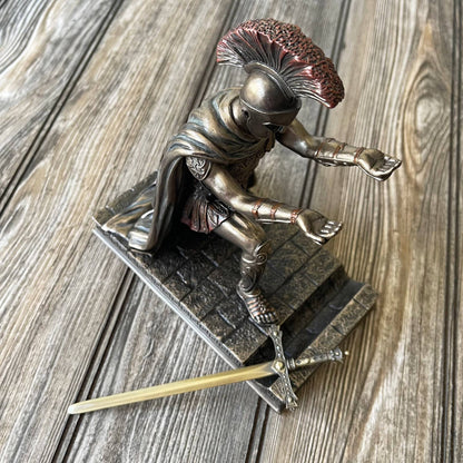 Executive Knight Pen Holder