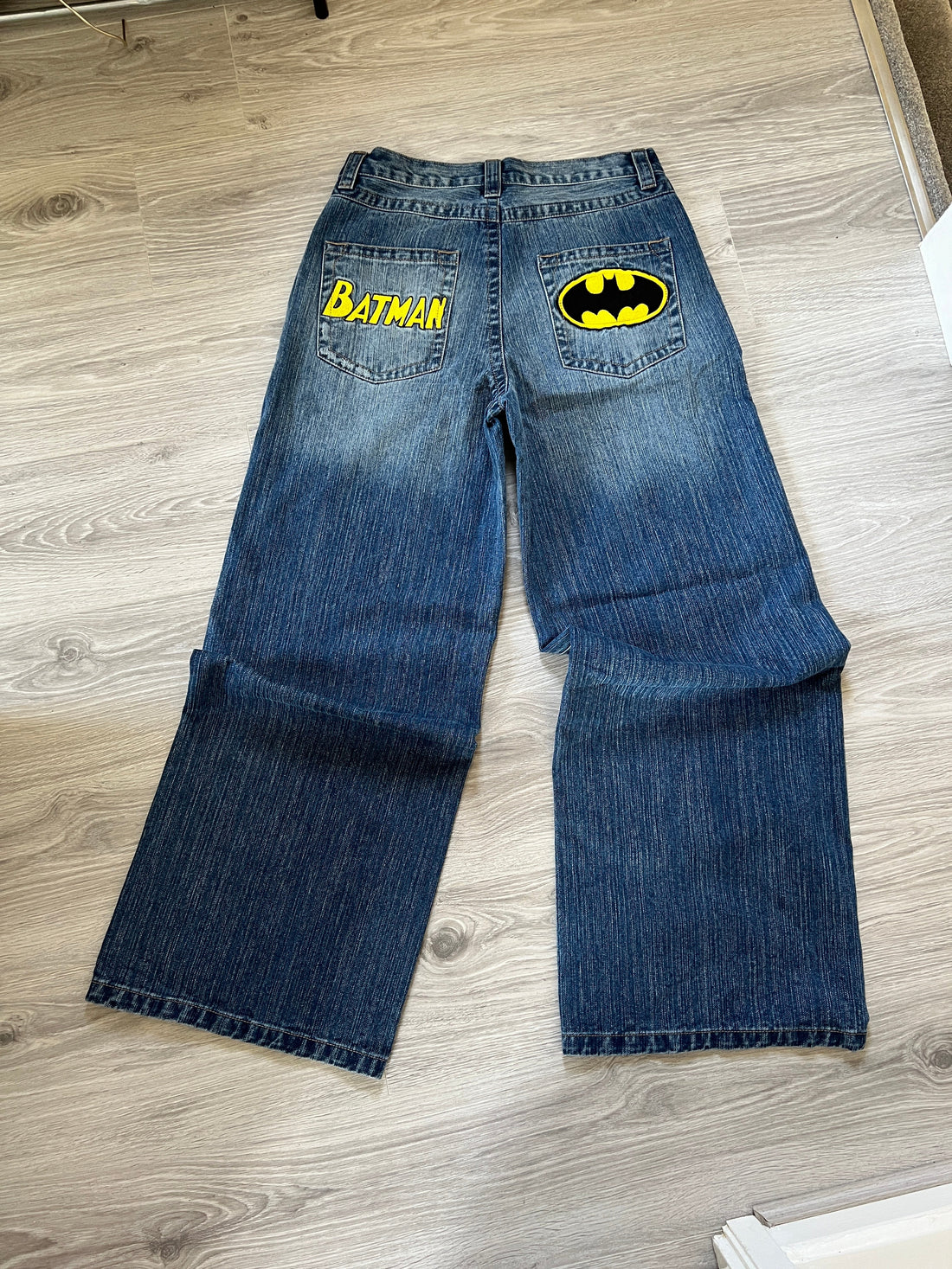 Batman Spiderman Baggy Spijkerbroek - Unieke Borduursels en Stijlvolle Pasvorm