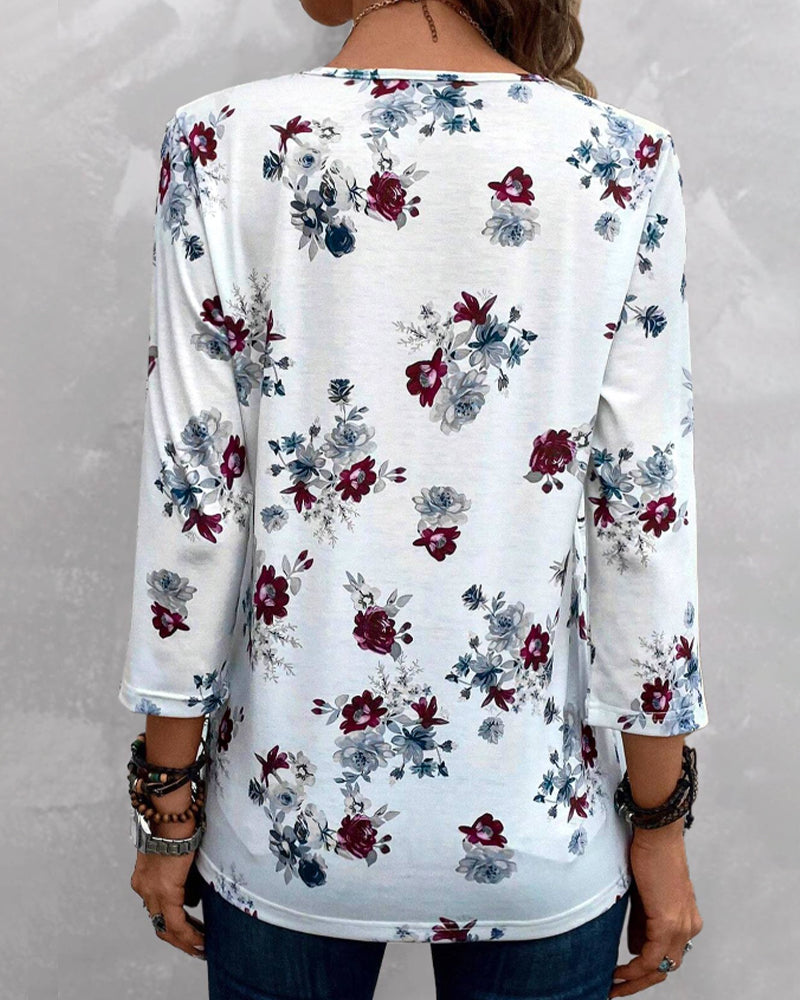 Elegante blouse met bloemenprint en sierknopen - Stijlvolle damestop